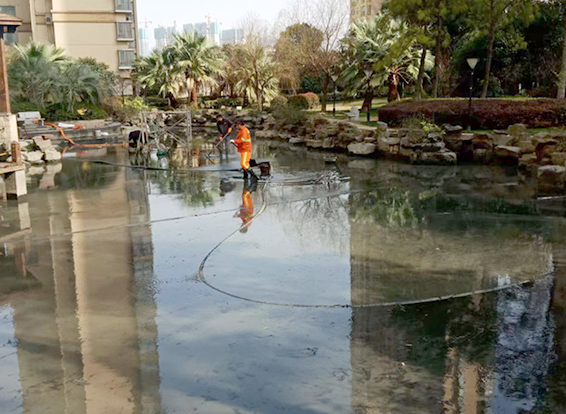 兴宁景观池淤泥清理